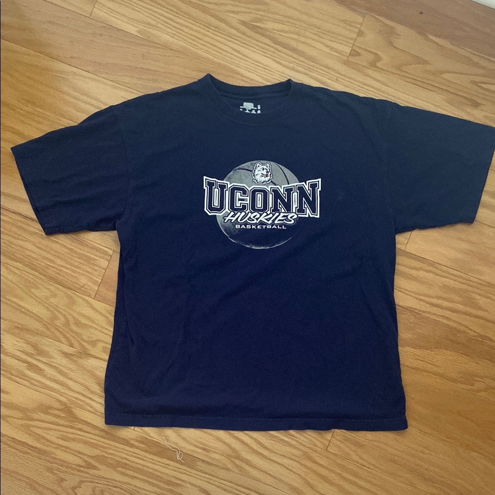 UConn Huskies Basketball TShirt Mens XL Navy University of Connecticut 2000 NCAA